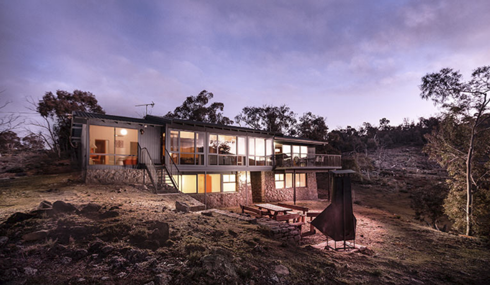 Snowy Mountains accommodation National Park
