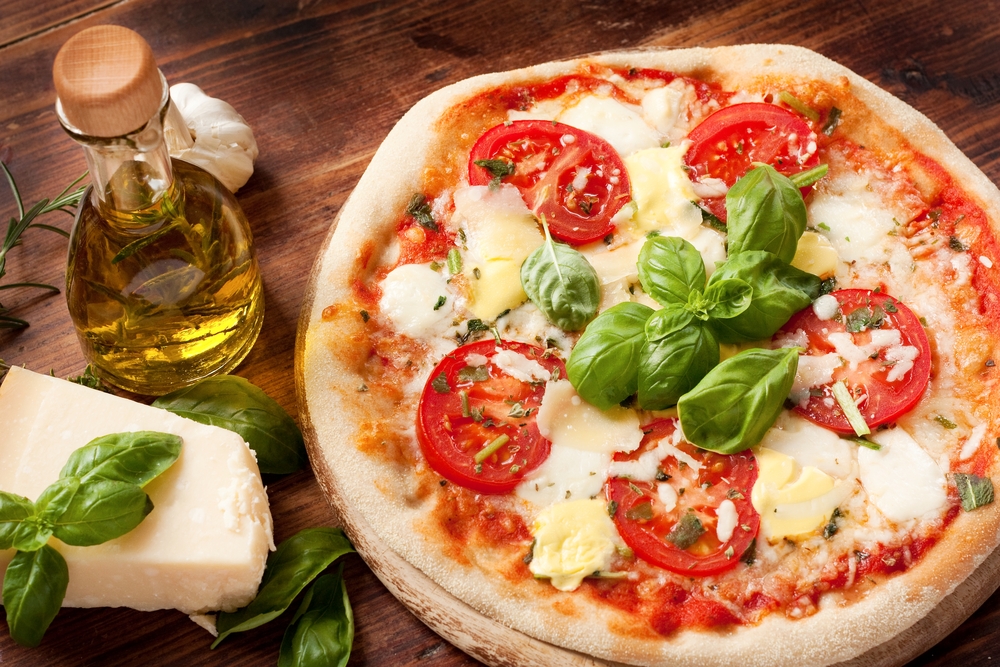 International cuisine: Italian food (pizza)
