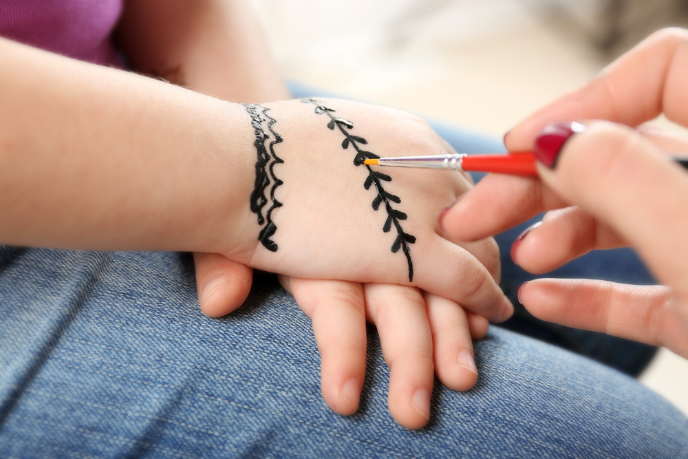 Black henna can cause severe reactions in kids. 