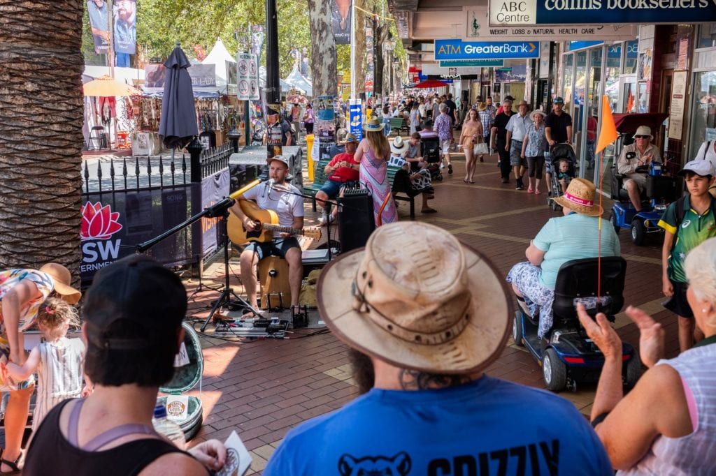 Buskers on Peel Street at Tamworth Country Music Festival